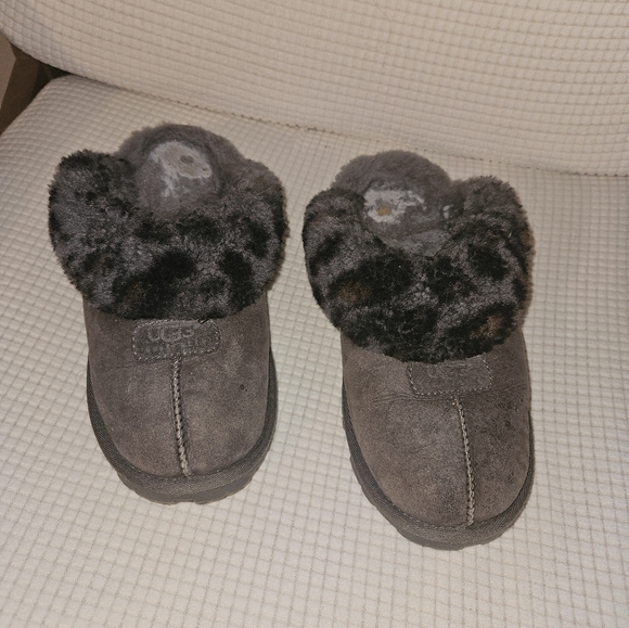 Ugg Slippers - Picture 3 of 5